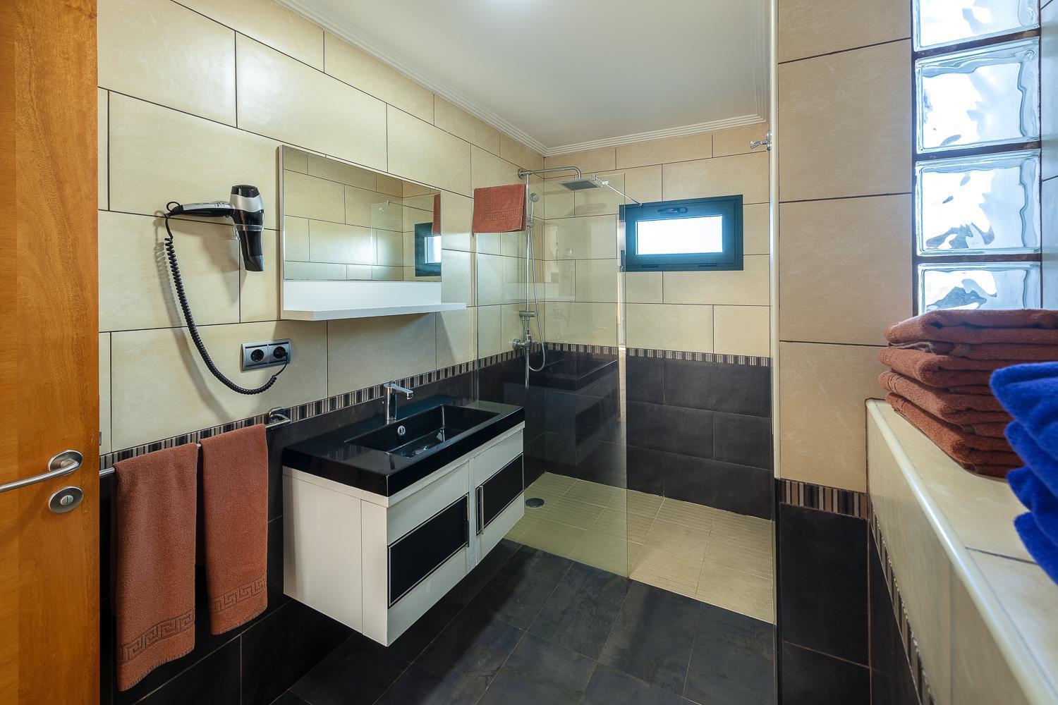 Camelot Holiday Homes By Livvo Playa Blanca  Extérieur photo