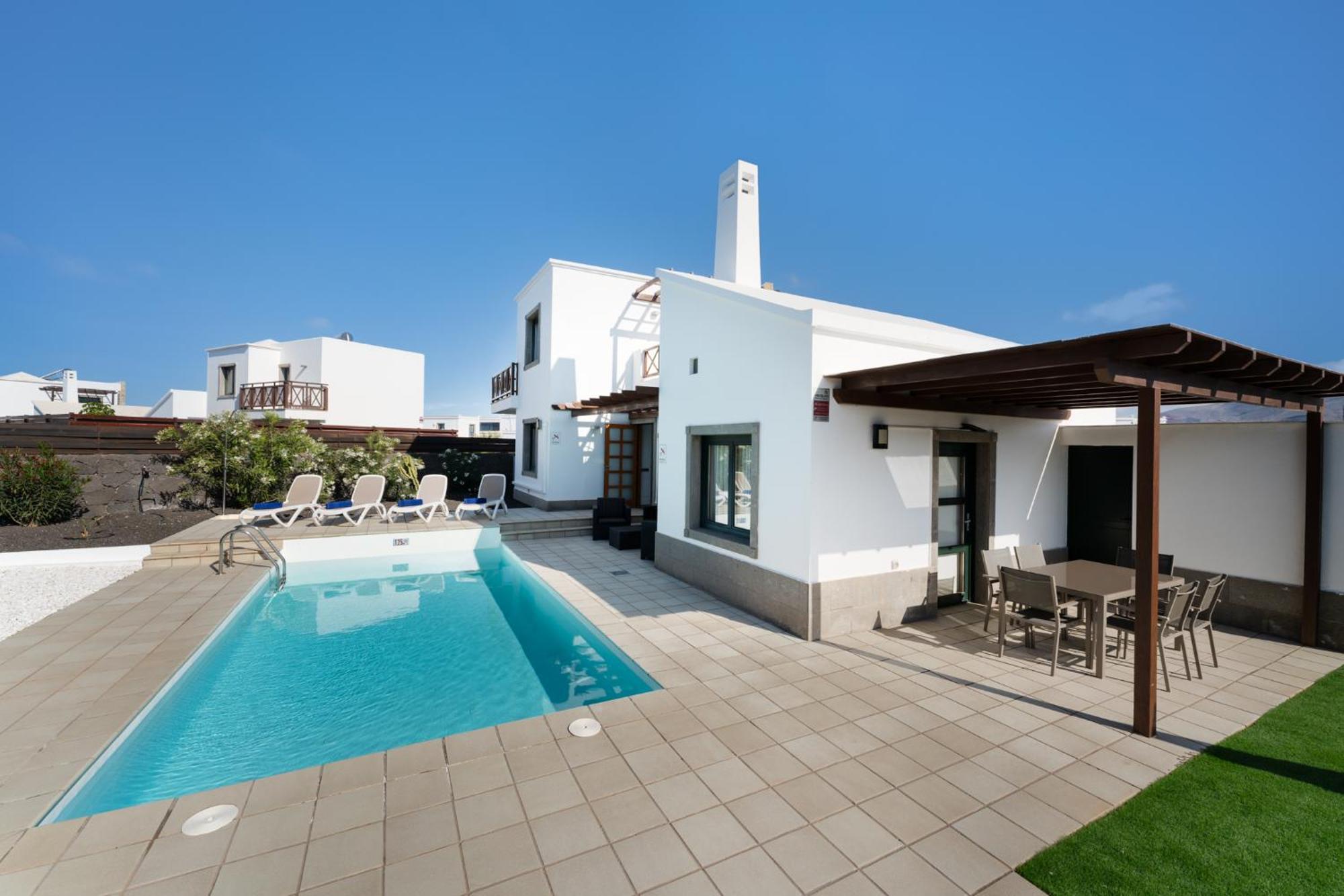 Camelot Holiday Homes By Livvo Playa Blanca  Extérieur photo